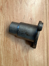 Load image into Gallery viewer, Porsche 911 3.4 Solenoid Control Valve Flange 991 9a110733001