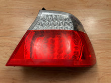 Load image into Gallery viewer, BMW E46 Tail light LED RIGHT side panel White 63216937454
